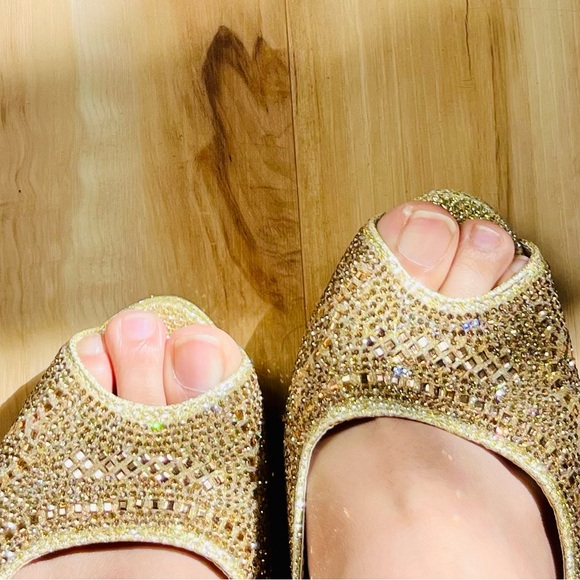 Heels - Picture 3 of 3